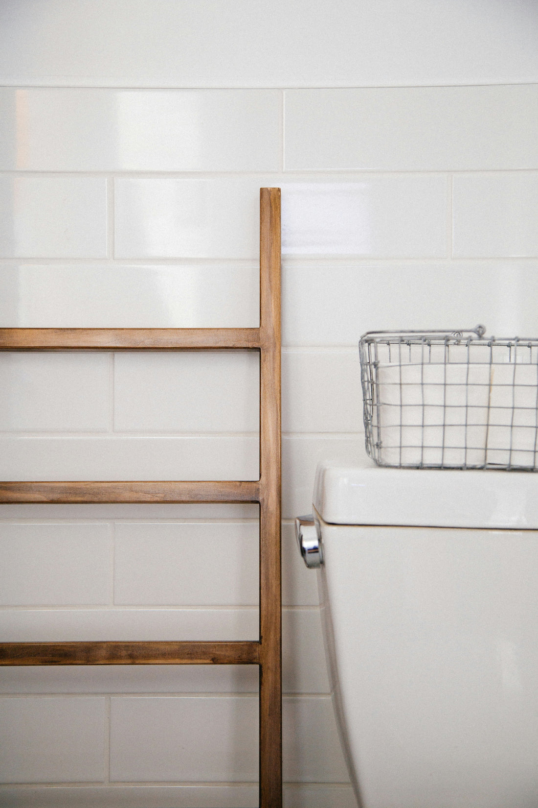 Simplicidad Elevada: Cómo Abrazar el Minimalismo en el Baño sin Perder Elegancia